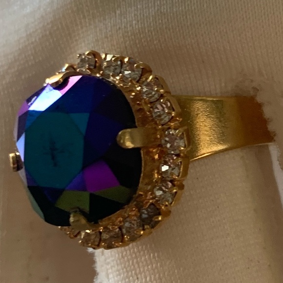 Ring cushion AB jet crystal rhinestone surround - Picture 10 of 10